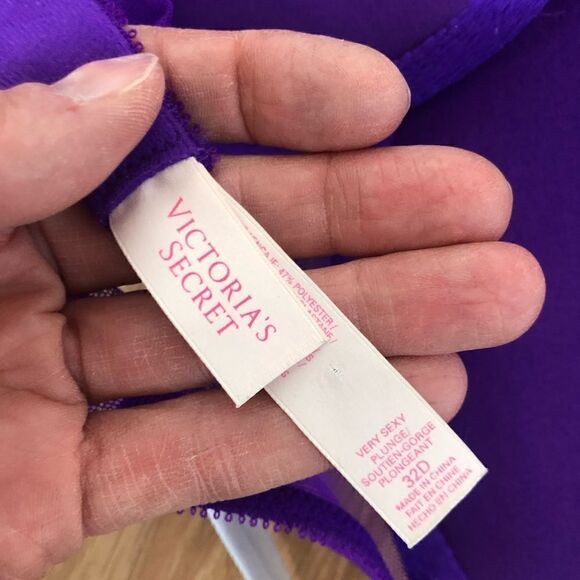 Victoria's Secret Very Sexy Plunge Purple Lace Push Up Bra 32D - Picture 5 of 7
